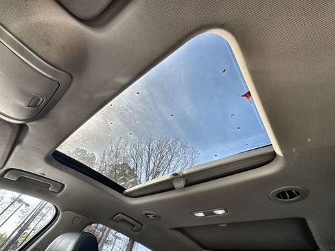 Used 2018 Buick Enclave Essence image 29