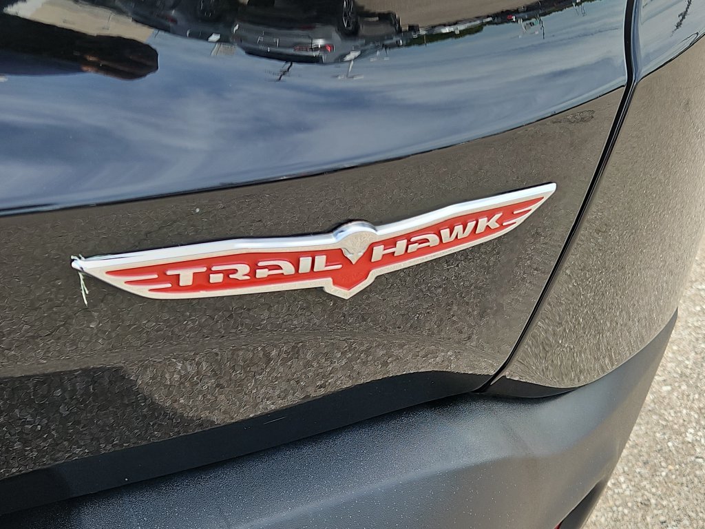 Used 2023 Jeep Renegade Trailhawk AWD/4WD image 7