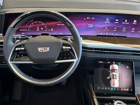 New 2026 Cadillac Escalade ESV Platinum Sport AWD/4WD image 14