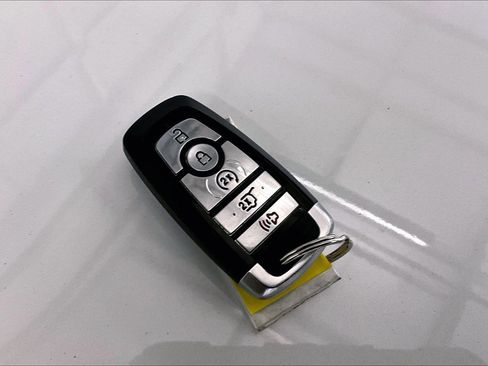 Used 2025 Ford Escape ST-Line Elite image 9