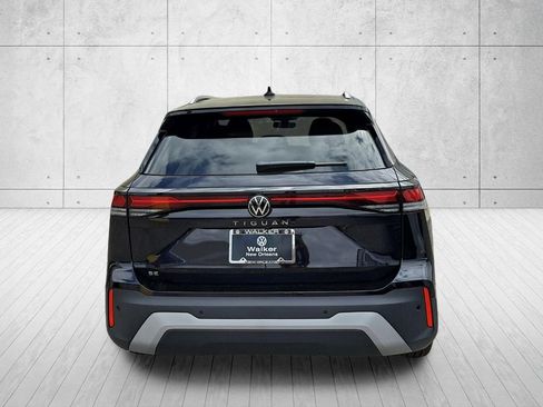New 2026 Volkswagen Tiguan SE FWD image 5