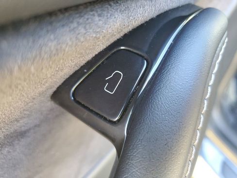 Used 2021 Tesla Model Y Long Range image 23