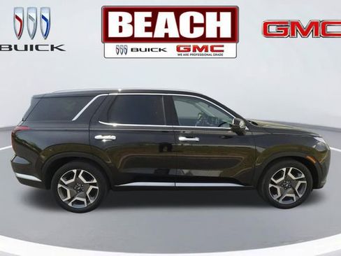 Used 2024 Hyundai Palisade Limited FWD image 2