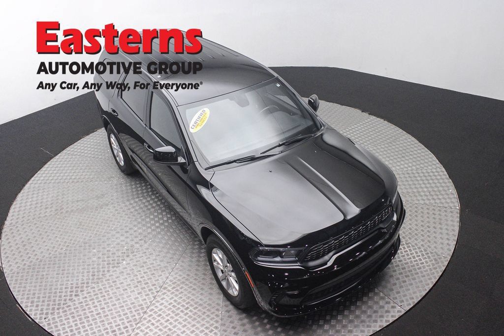 Used 2025 Dodge Durango GT RWD image 3