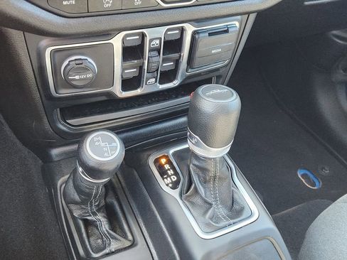 Used 2024 Jeep Gladiator Sport image 28