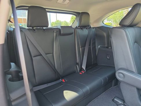 New 2026 Toyota Highlander Platinum AWD/4WD image 19