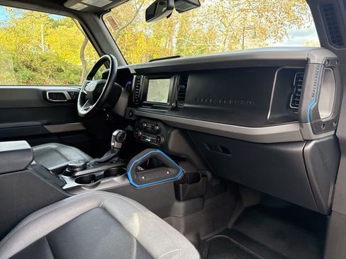 Used 2023 Ford Bronco Black Diamond image 35