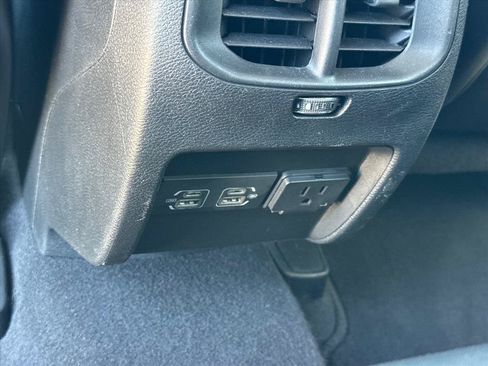 Used 2023 Jeep Cherokee Altitude Lux AWD/4WD image 11