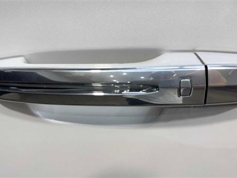 Used 2018 Cadillac Escalade ESV Premium Luxury image 13