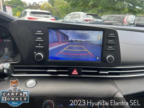 Used 2023 Hyundai Elantra SEL FWD image 17