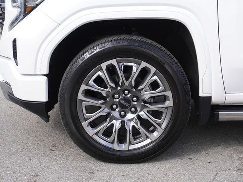 Used 2024 GMC Sierra 1500 Denali Ultimate AWD/4WD image 10
