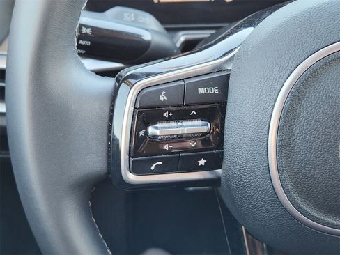 Used 2025 Kia Sorento S w/ Panoramic Sunroof Package image 28