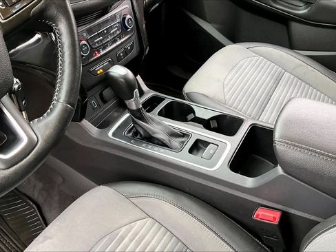 Used 2017 Ford Escape SE w/ SE Sport Appearance Package image 16