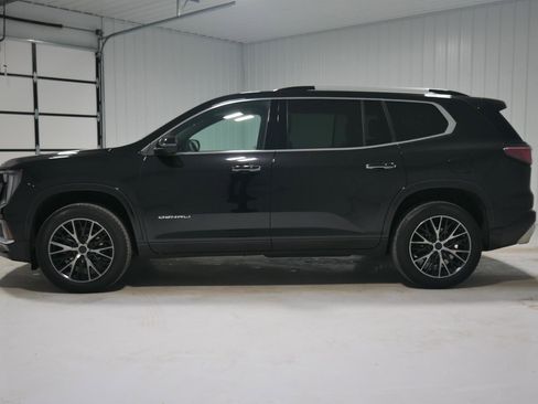Used 2024 GMC Acadia Denali image 8