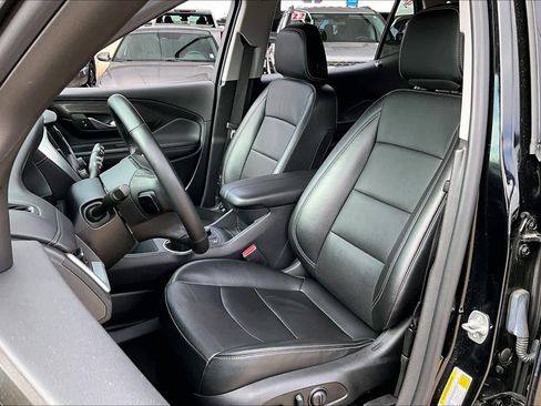Used 2024 GMC Terrain SLT AWD/4WD image 8