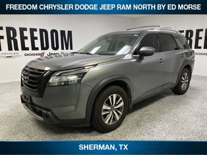 Used 2023 Nissan Pathfinder SL w/ Black Appearance Package