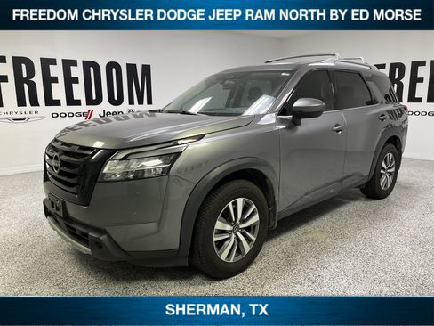 Used 2023 Nissan Pathfinder SL w/ Black Appearance Package FWD image 1