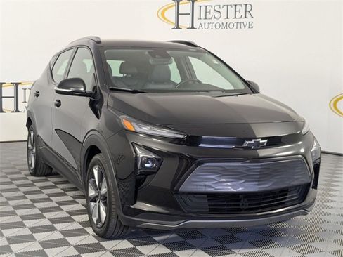 Certified 2023 Chevrolet Bolt EUV LT w/ Convenience Package image 2