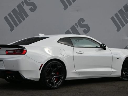 Used 2018 Chevrolet Camaro SS RWD image 5