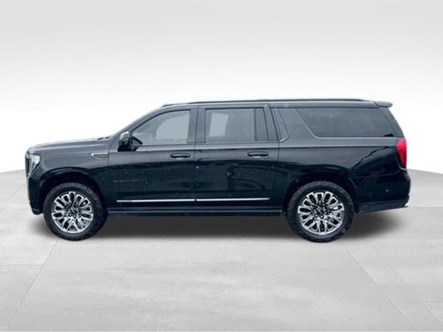 Used 2023 GMC Yukon XL Denali Ultimate w/ LPO, Floor Liner Package AWD/4WD image 2
