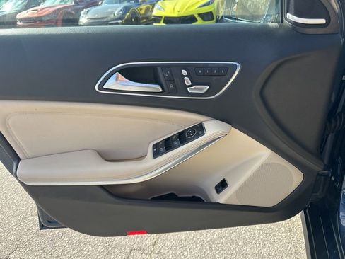 Used 2020 Mercedes-Benz GLA 250 4MATIC w/ Premium Package image 25