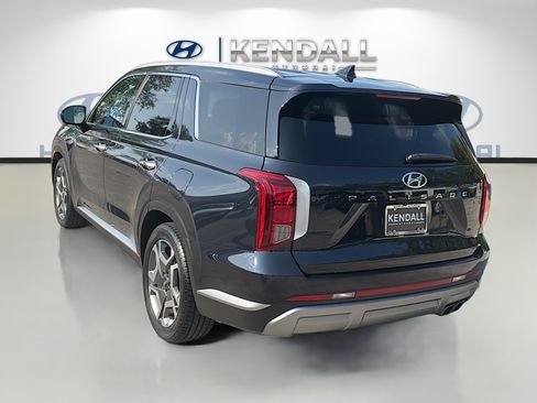 Used 2023 Hyundai Palisade SEL FWD image 5