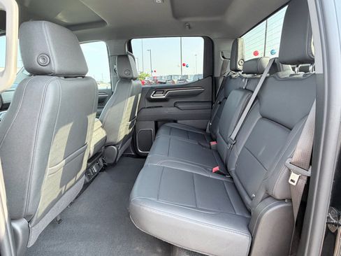 Used 2026 GMC Sierra 1500 SLT AWD/4WD image 28
