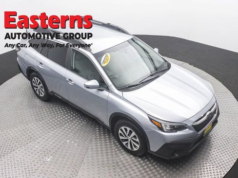 Used 2022 Subaru Outback Premium AWD/4WD image 3