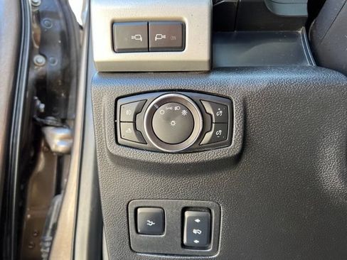 Used 2017 Ford F250 Lariat w/ Lariat Ultimate Package AWD/4WD image 24