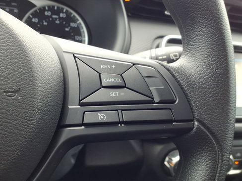 Used 2024 Nissan Kicks S image 17