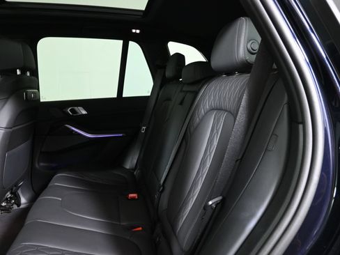 Used 2024 BMW X5 xDrive40i w/ M Sport Package AWD/4WD image 6