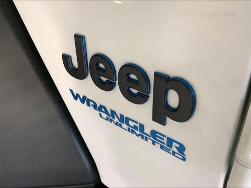 Used 2022 Jeep Wrangler Unlimited Rubicon 4xe w/ Cold Weather Group AWD/4WD image 30
