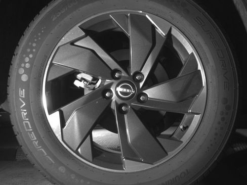 Used 2025 Nissan Rogue SV image 15