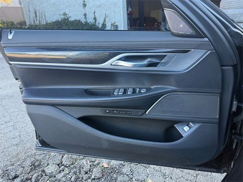 Used 2022 BMW 740i w/ M Sport Package image 11