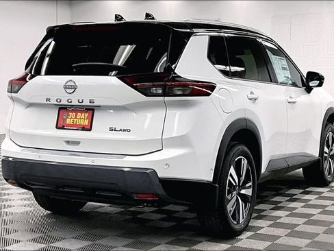 New 2025 Nissan Rogue SL w/ Tech Package AWD/4WD image 17