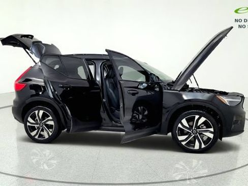 Used 2024 Volvo XC40 B5 Plus w/ Protection Package Premier AWD/4WD image 20