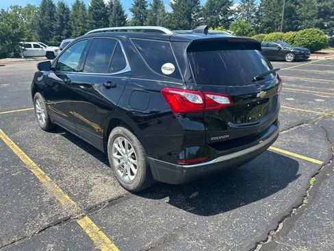 Used 2018 Chevrolet Equinox LT w/ Sun & Infotainment Package AWD/4WD image 2