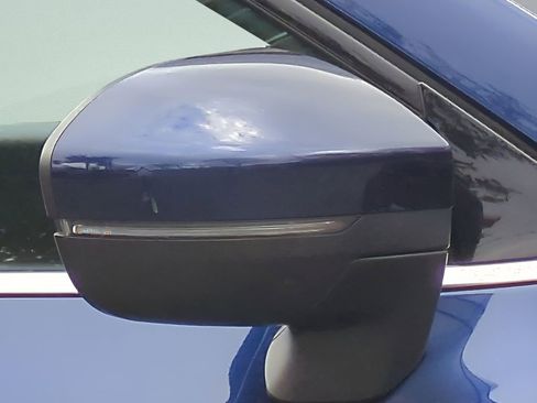 Used 2025 Nissan Pathfinder SV FWD image 27