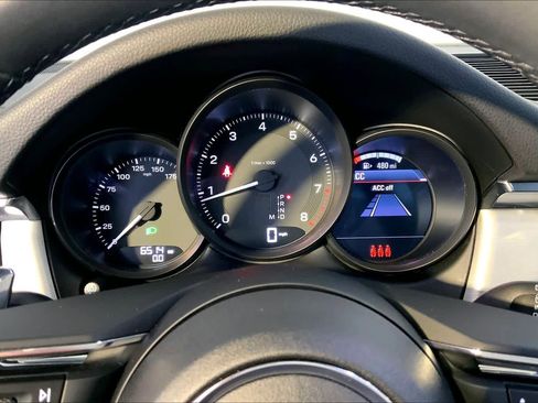Used 2025 Porsche Macan image 29