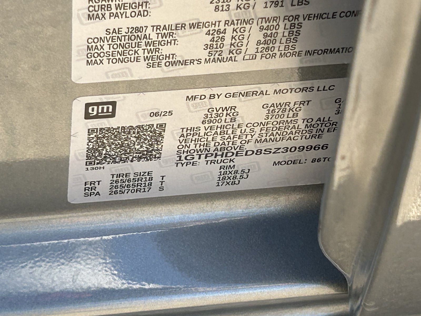 Certified 2025 GMC Sierra 1500 SLT RWD image 33