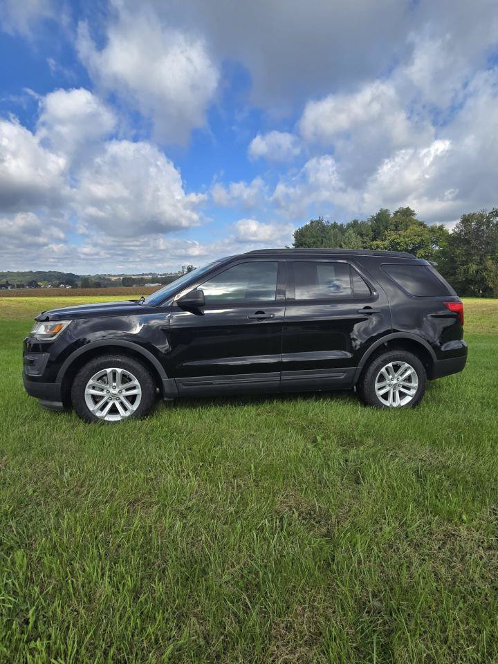 Used 2017 Ford Explorer 4WD image 2