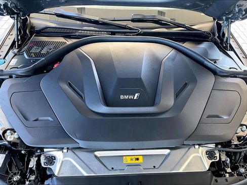 Certified 2025 BMW i4 eDrive40 RWD image 34