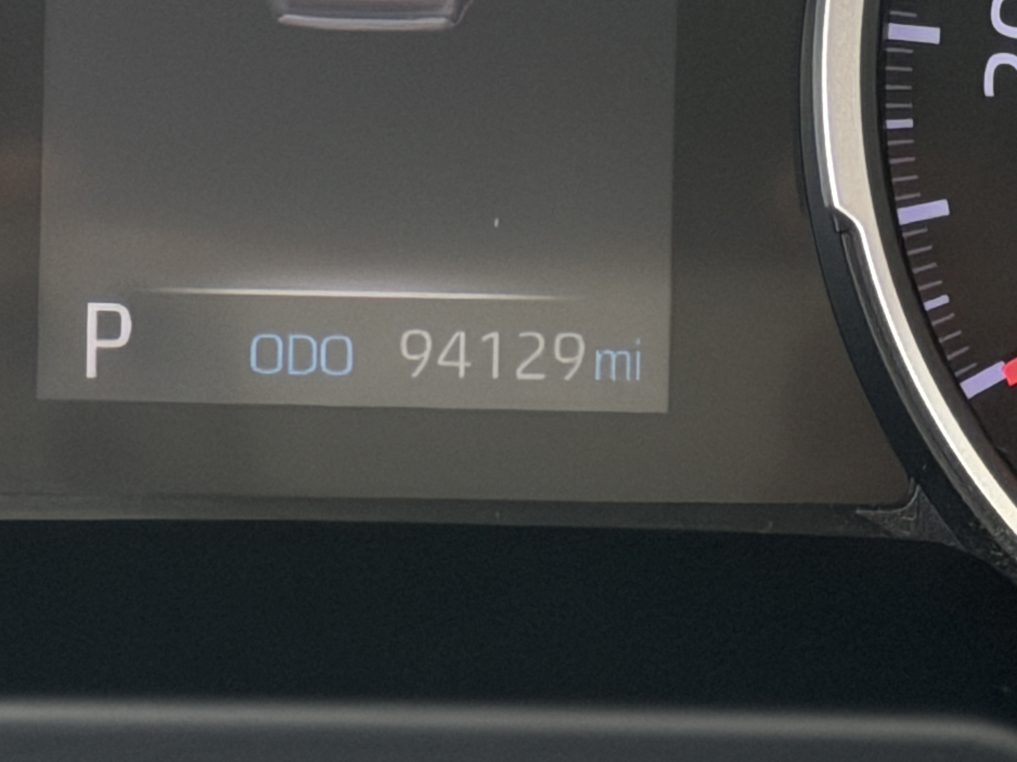 Used 2019 Toyota RAV4 LE FWD image 32