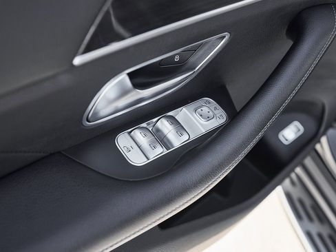 Used 2020 Mercedes-Benz GLE 350 4MATIC image 25