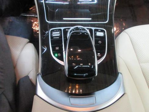 Used 2018 Mercedes-Benz GLC 300 GLC300 4MATIC w/ Multimedia Package image 32