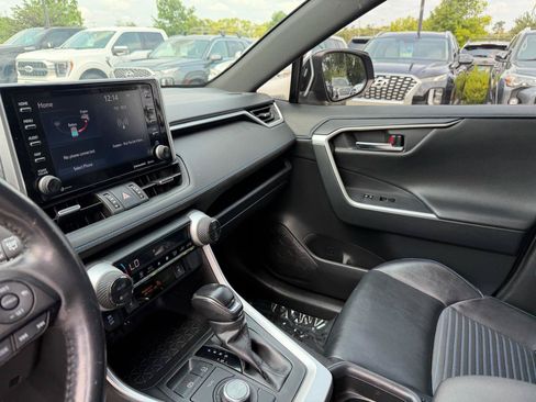Used 2019 Toyota RAV4 XSE w/ XSE Weather Package AWD/4WD image 12