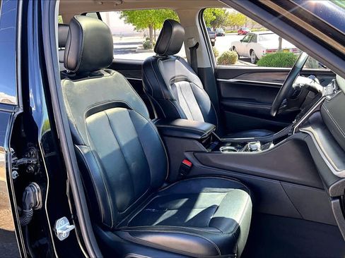 Used 2022 Jeep Grand Cherokee L Limited image 8