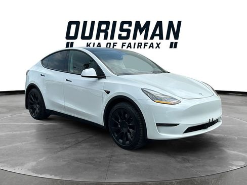 Used 2022 Tesla Model Y Long Range AWD/4WD image 1
