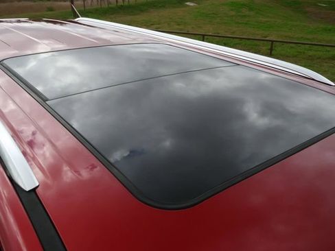 Used 2022 Cadillac Escalade ESV Premium Luxury image 13