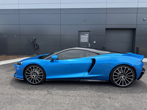 Used 2020 McLaren GT RWD image 3